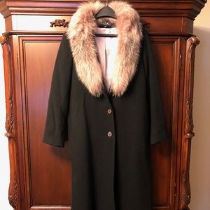 NWOT NICOLE MILLER LONG COAT WITH FUR TRIM Size 6